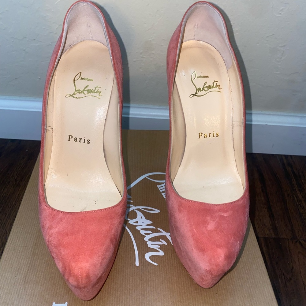 Christian Louboutin daffodile velour . Rose color. Size 36.5